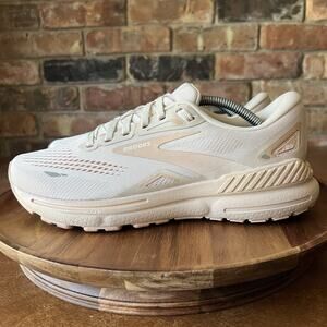 Brooks Adrenaline GTS 23 Supportive Peach Running Shoes Sneakers Women's 8.5